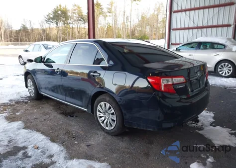 2013 Toyota Camry Le z USA, uszkodzony, nr VIN 4T4BF1FK4DR297795